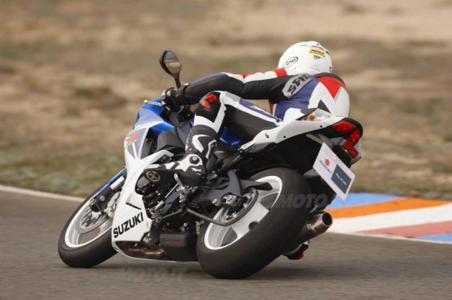 Тест-драйв Suzuki GSX-R600 (2011)